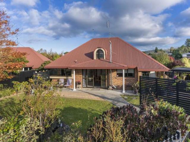 Townhouse for sale in Otakou