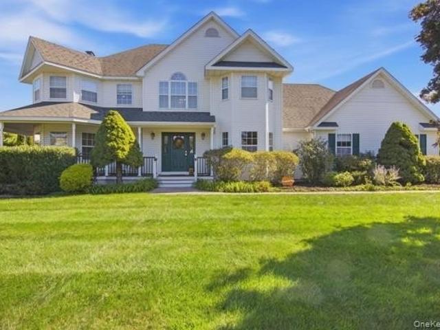 House for sale in Manorville, Town of Brookhaven