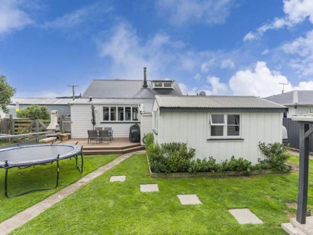 House for sale in Otakou