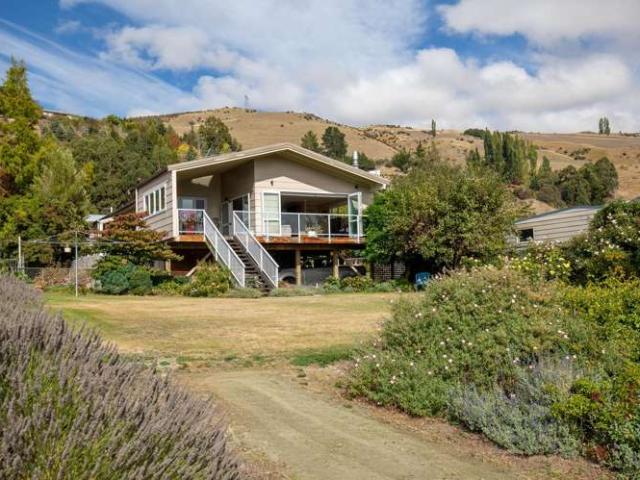 House for sale in Otakou