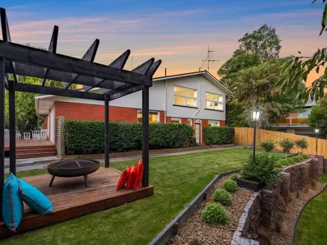 House for sale in Chaslands, Canterbury