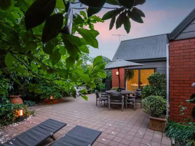 House for sale in Chaslands, Canterbury