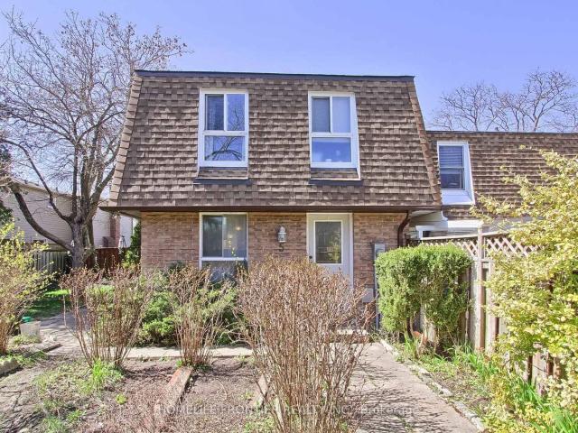 Townhouse for sale in Woburn, Ontario