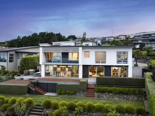 House for sale in Chaslands, Canterbury
