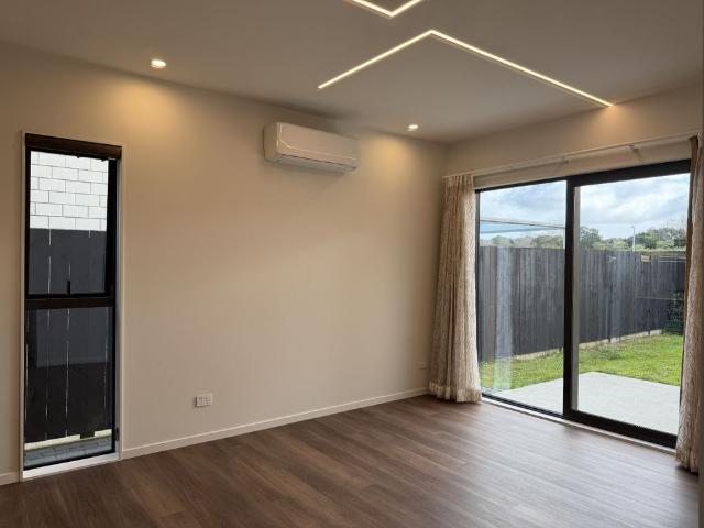 House for rent in Paremoremo, Oroua County