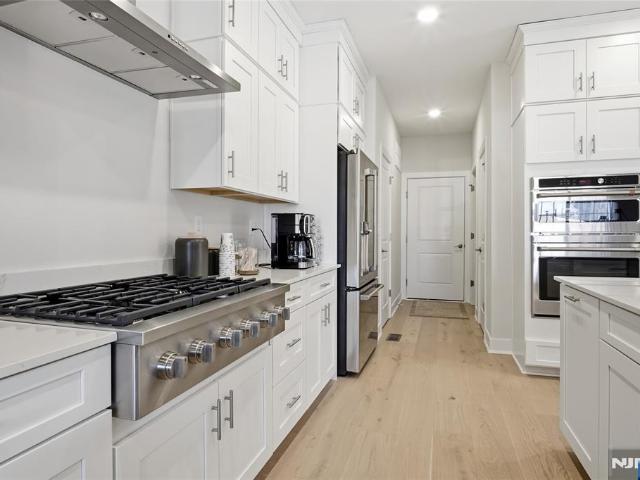 Townhouse for sale in Oakland, New Jersey