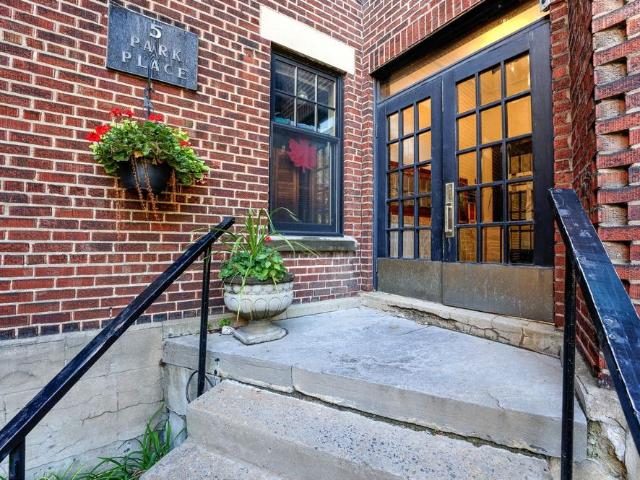 Apartment for rent in Westmount, Quebec