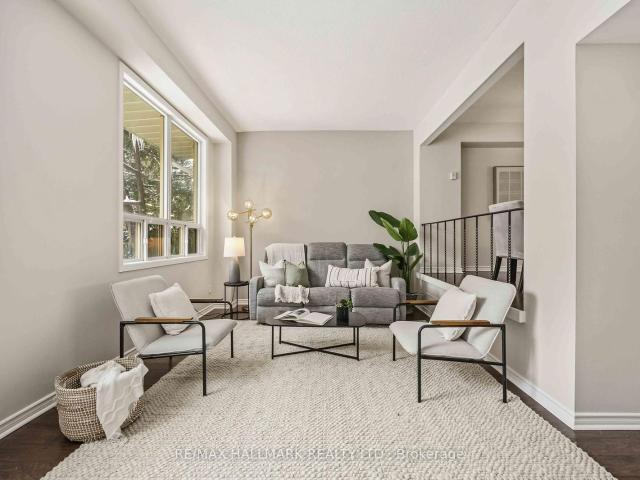 Condo for sale in Aurora, Golden Horseshoe