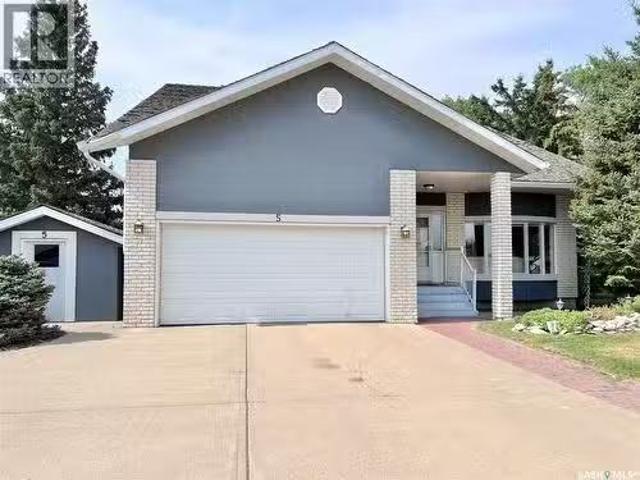 House for sale in Outlook, Saskatchewan