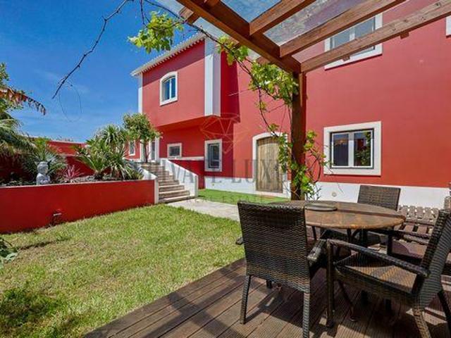 Casa venda em Capuchos, Almada