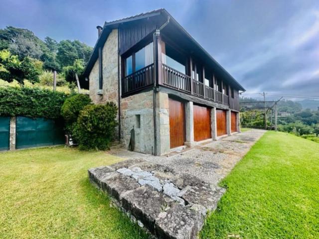 Casa venda em Chouselas, Amares