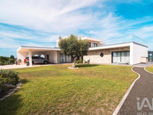 Casa venda em Cadaval, Vermelha