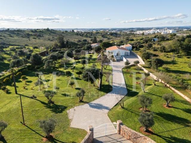 Casa venda em Estômbar, Faro