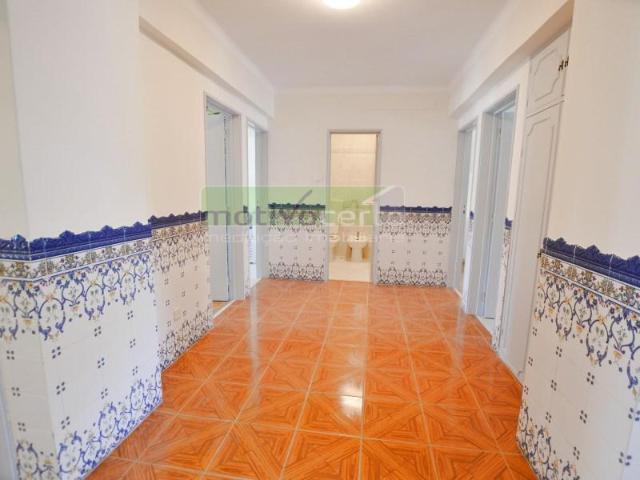 Apartamento venda em Bairro das Amendoeiras, Lisboa