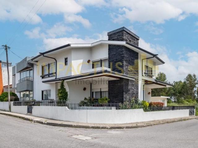 Casa venda em Maia, Gueifães