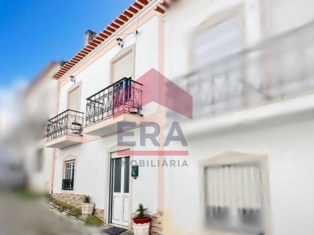 Casa venda em Pederneira, Leiria