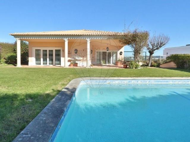 Casa alugar em Alto do Lagoal, Oeiras