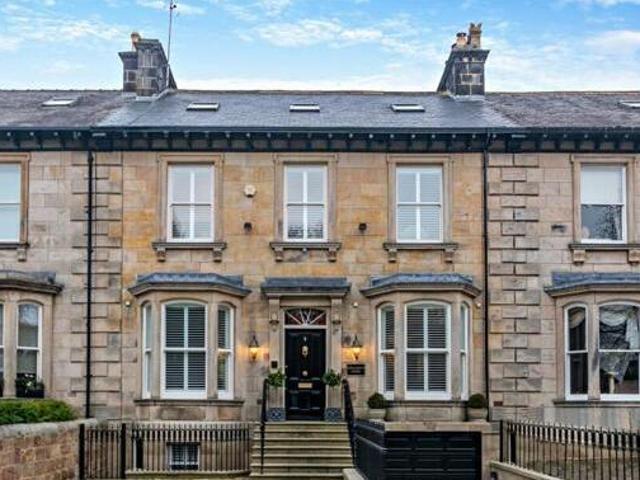 House for sale in Harrogate, North Yorkshire