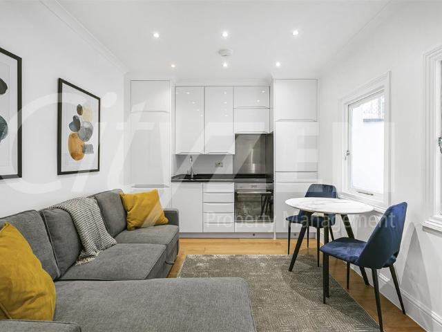 Studio for rent in Brompton, Greater London