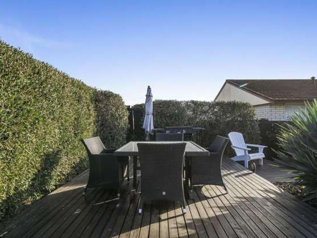 House for sale in Chaslands, Canterbury