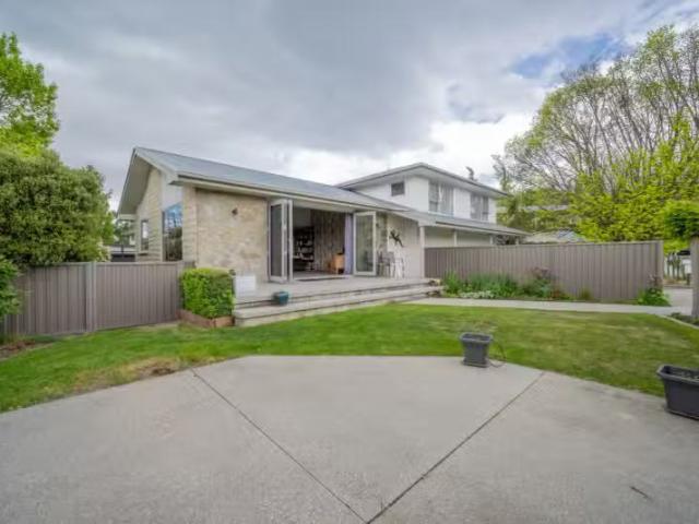 House for sale in Otakou