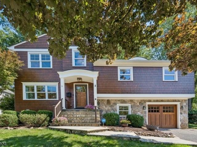 House for sale in Chatham, New Jersey