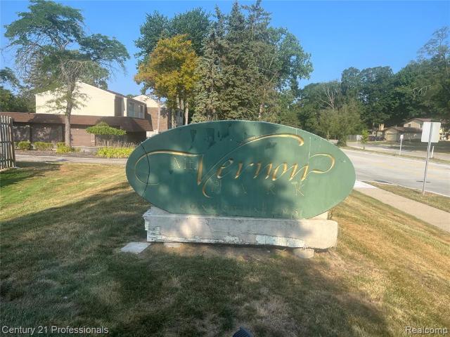 Condo for sale in Mt. Vernon Townhomes, Southfield