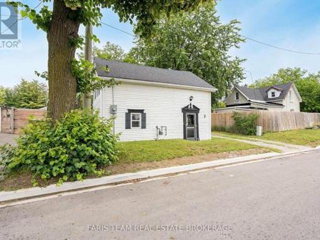 House for sale in Barrie, Ontario