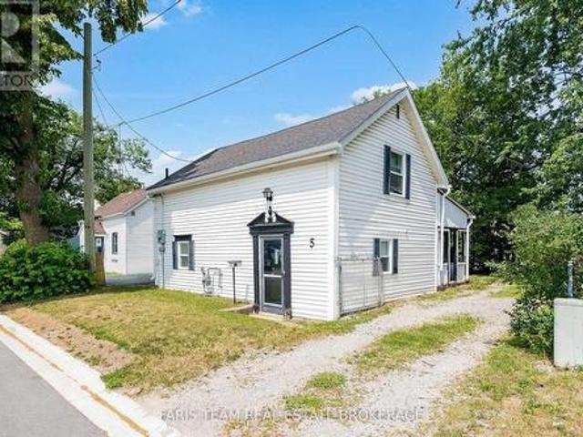 House for sale in Barrie, Central Ontario