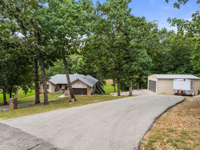 House for sale in Stone, Missouri