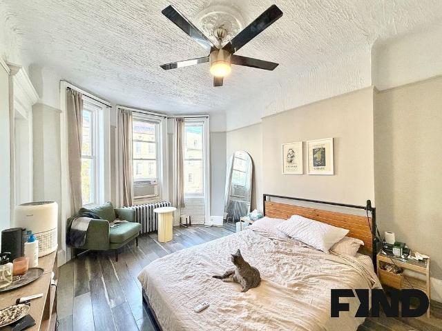 Townhouse for rent in Arverne, New York