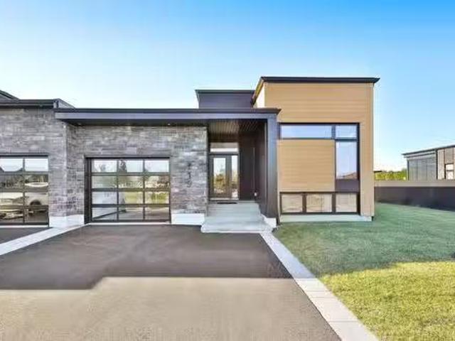 House for sale in Saint-jean-sur-richelieu, Quebec