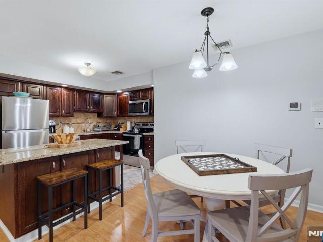 Condo for sale in Park Ridge, Bergen County