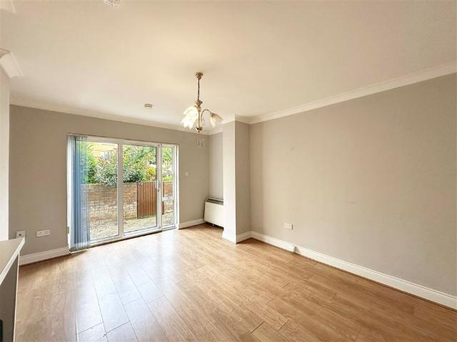 Apartment to rent in Bluebell, North Tipperary
