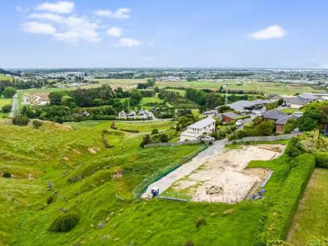 House for sale in Chaslands, Canterbury
