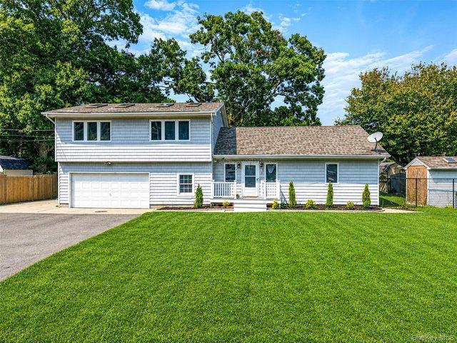 House for sale in Centereach, New York