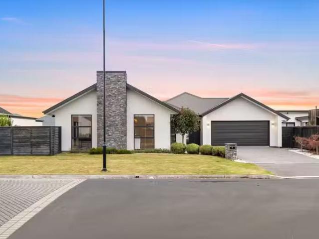 House for sale in Chaslands, Canterbury