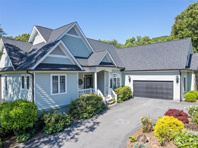 House for sale in Horse Shoe, North Carolina