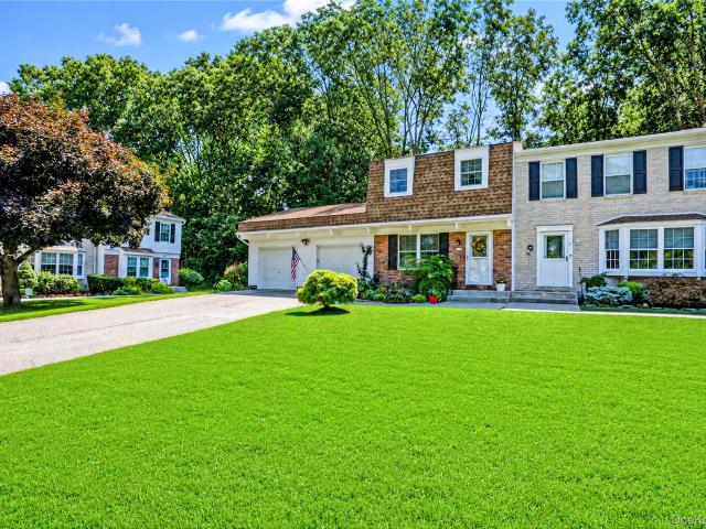 Condo for sale in Centereach, New York