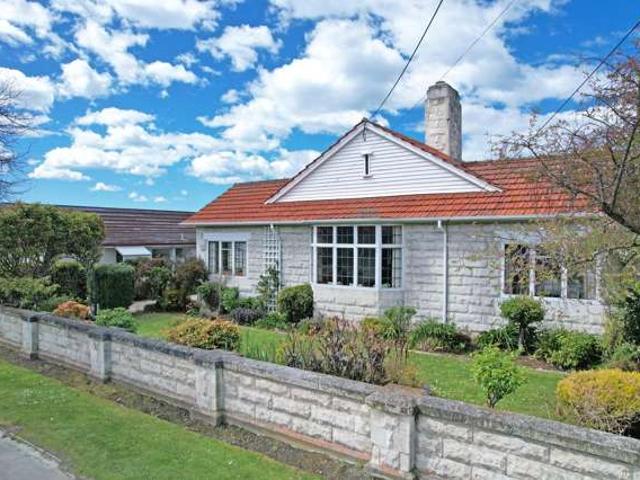 House for sale in Otakou