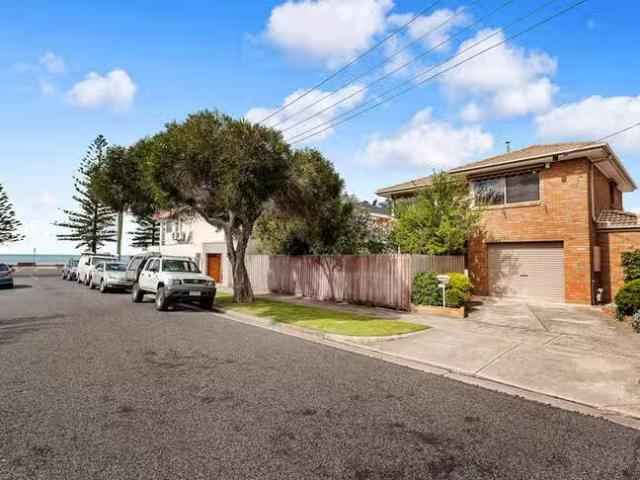 House for rent in Seaholme, Victoria