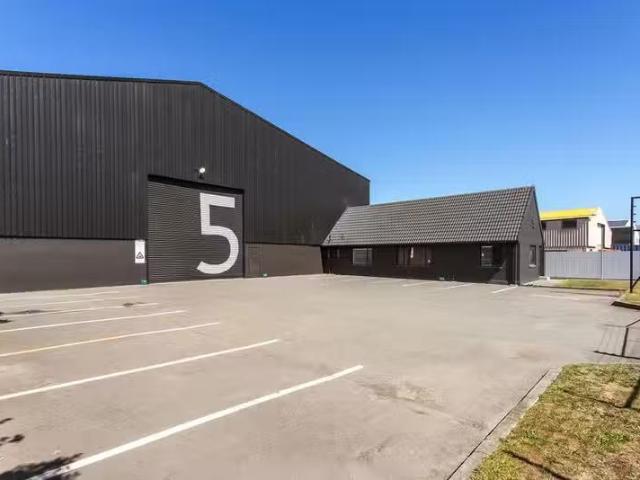 House for rent in Chaslands, Canterbury