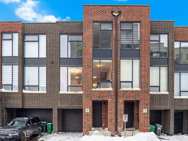 Townhouse for sale in Woburn, Ontario