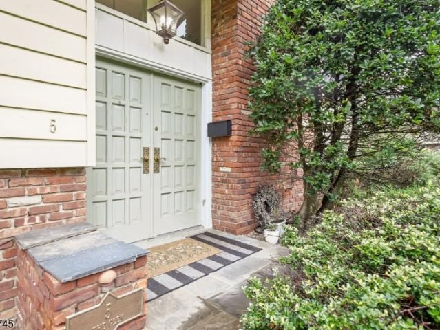 House for sale in Cedar Grove, New Jersey