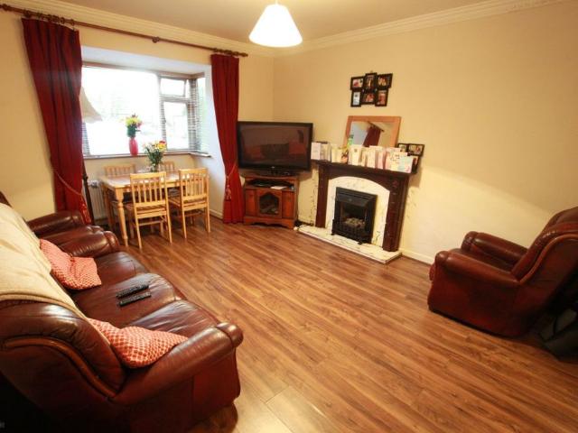 Apartment to rent in Bluebell, North Tipperary