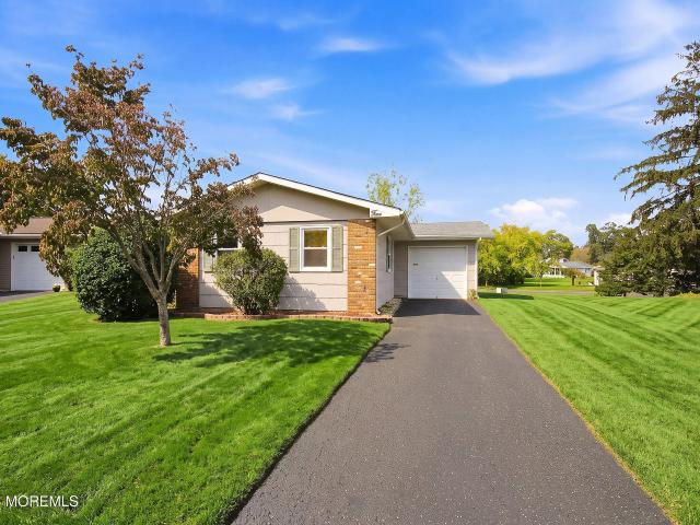 House for sale in Greenbriar, Brick Township