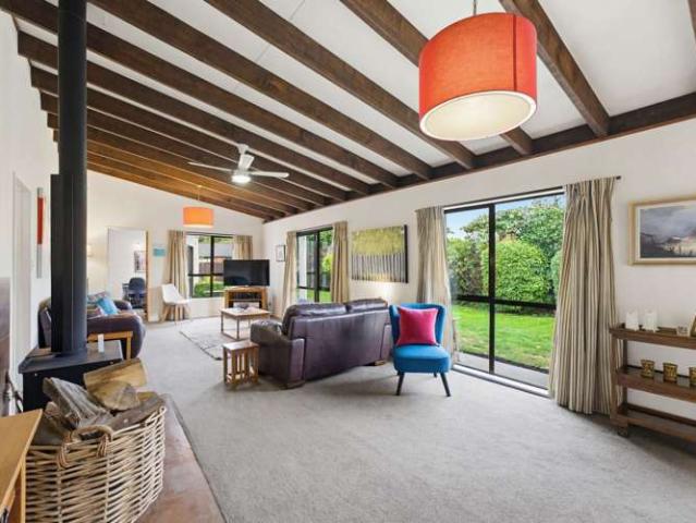 House for sale in Chaslands, Canterbury
