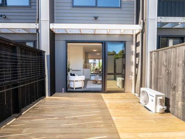 Townhouse for sale in Northcote, Kaipātiki
