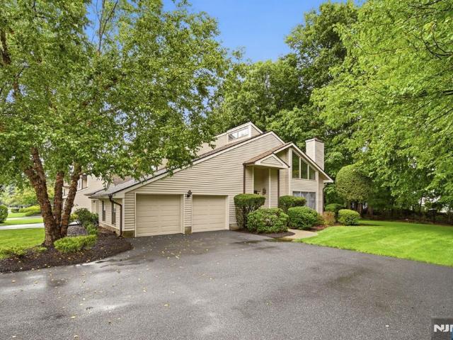 Townhouse for sale in Franklin Lakes, New Jersey