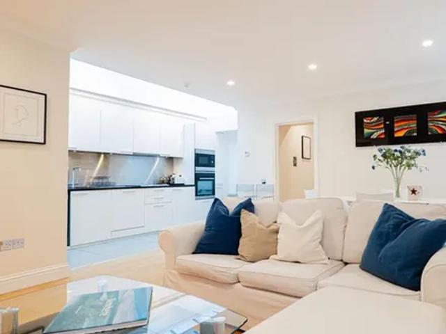 Apartment for rent in Kensington, Greater London